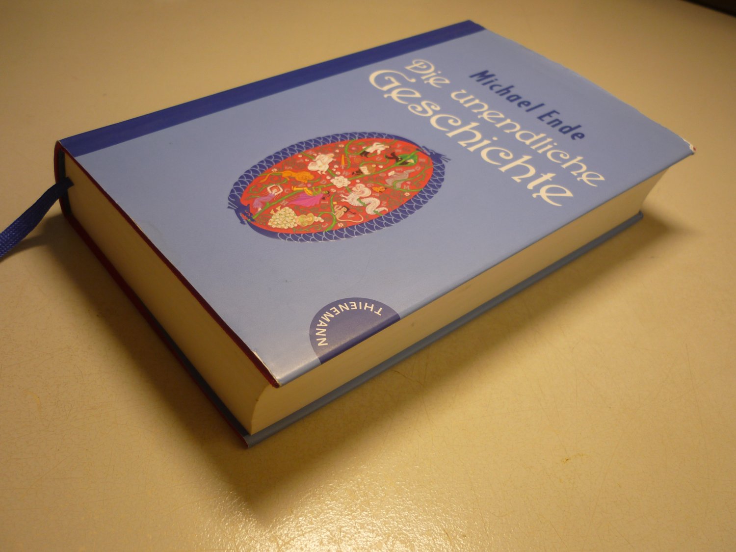 洋書 Michael Ende: Die unendliche Geschichte Amazon.com: Die unendliche Geschichte: Farbig illustrierte